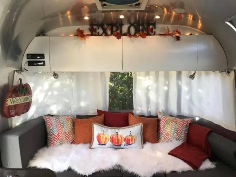 fall decor by fortheloveofairstreams