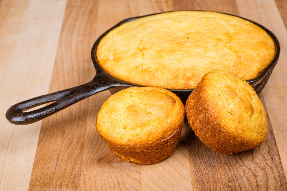 Best cornbread cast iron skillet with two muffins