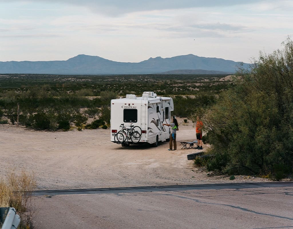 ouple boondocking with their RV
