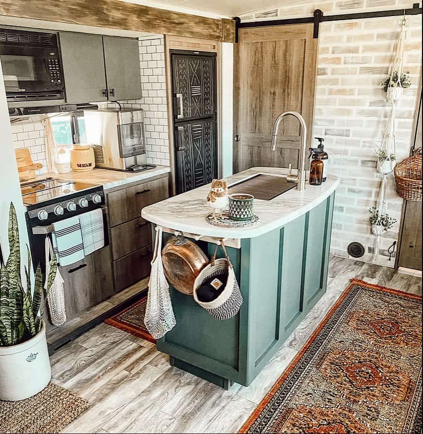 farmhouse kitchen design by ourlifeonlaketime