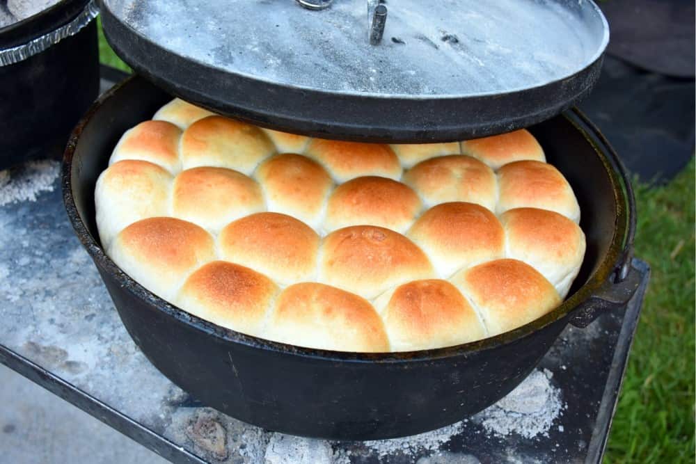 No-Knead Campground Bread Rolls