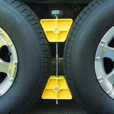 camco wheel chockes in between trailer tires